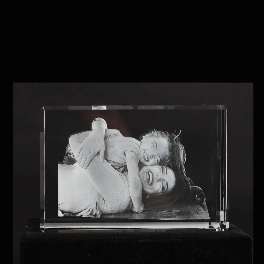 Looking For a Perfect Memorable Gift - 3D crystal photo gift