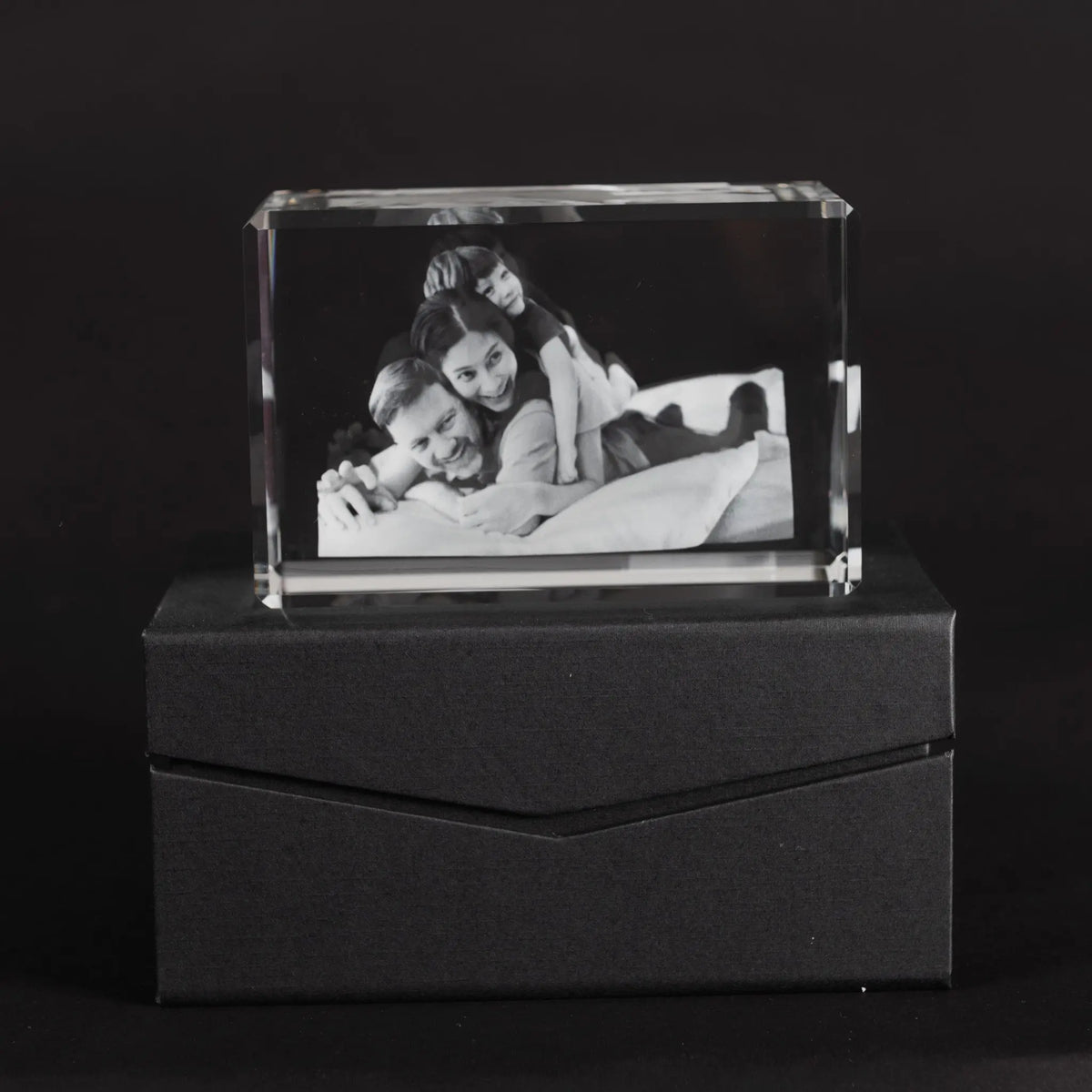 Family engraved inside a rectangle 3D photo crystal block